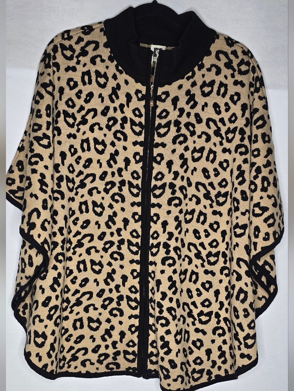 Anne Klein Leopard Print, Zip Front Poncho/Cape Size XL